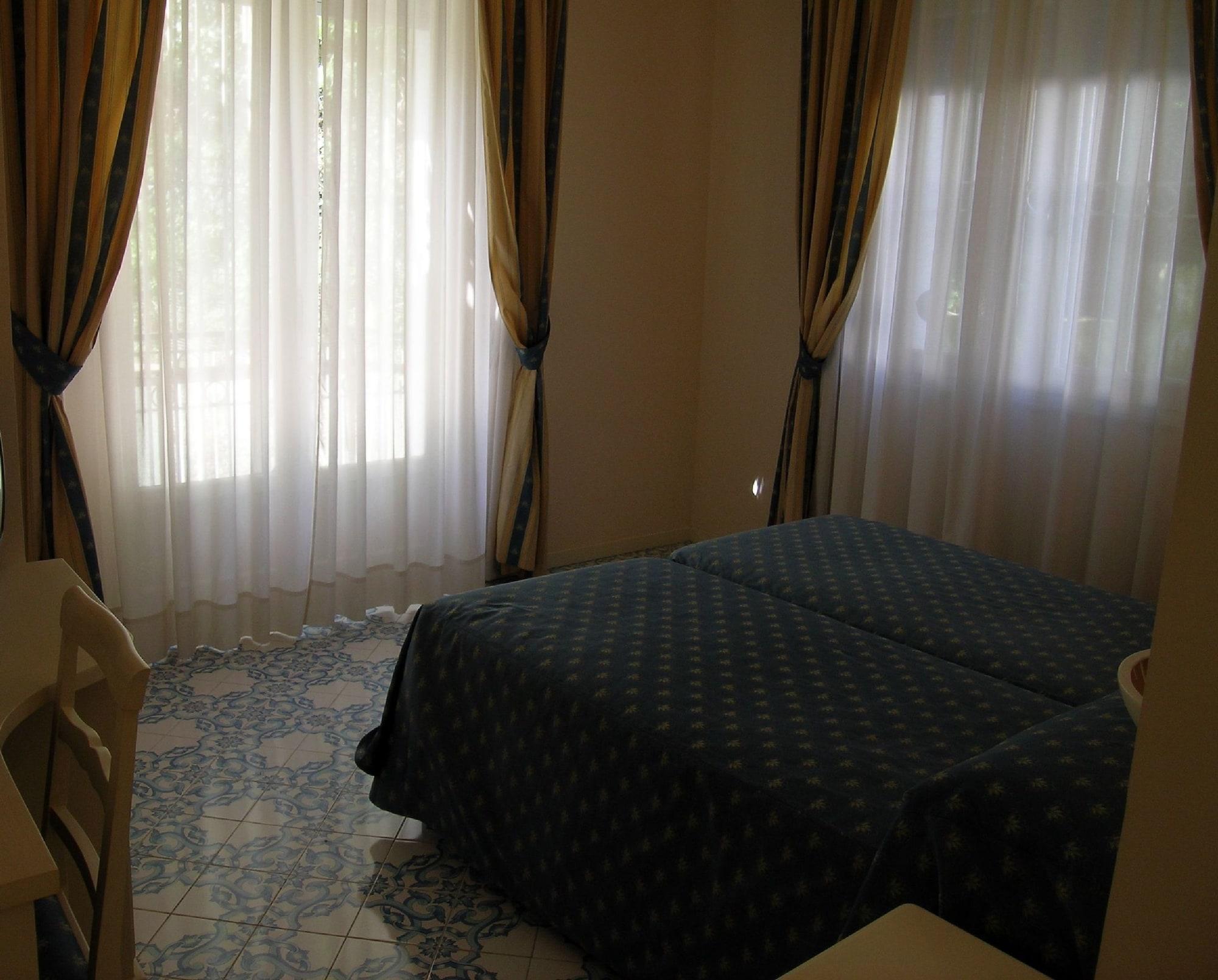 Hotel Alexander Palme تْشيانشانو  تيرمي المظهر الخارجي الصورة