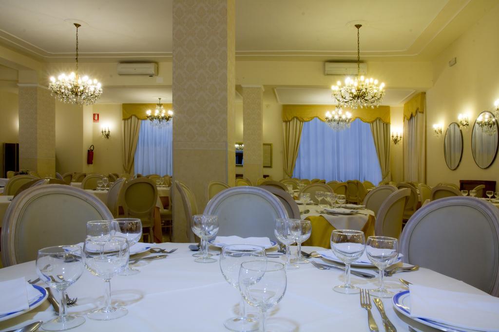 Hotel Alexander Palme تْشيانشانو  تيرمي المظهر الخارجي الصورة