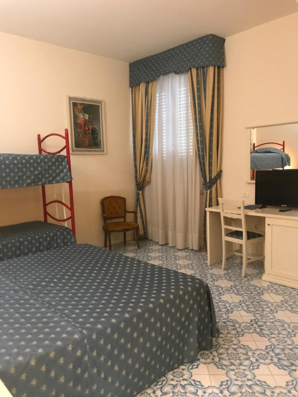 Hotel Alexander Palme تْشيانشانو  تيرمي المظهر الخارجي الصورة