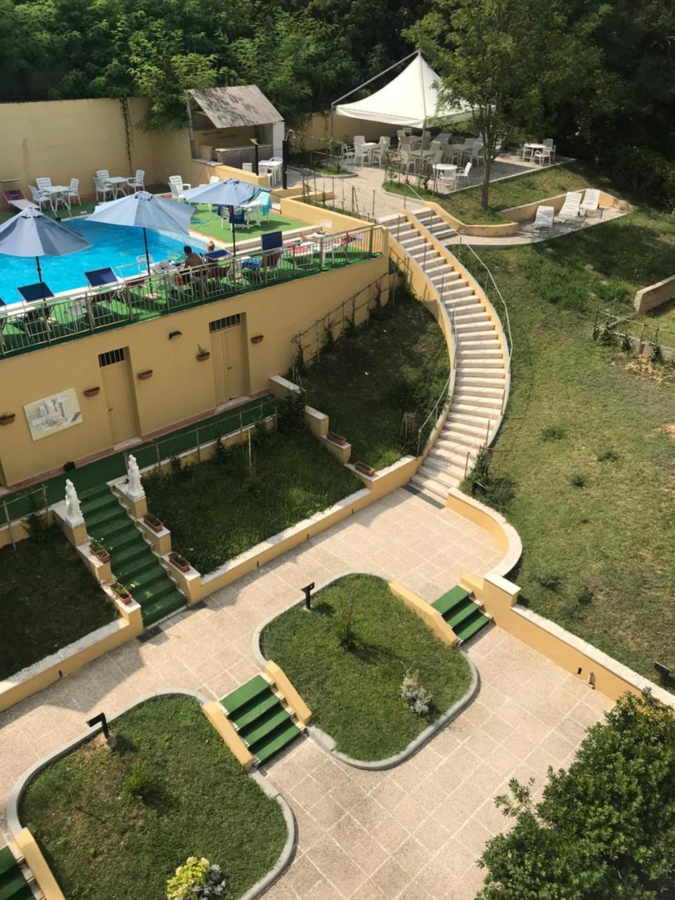 Hotel Alexander Palme تْشيانشانو  تيرمي المظهر الخارجي الصورة